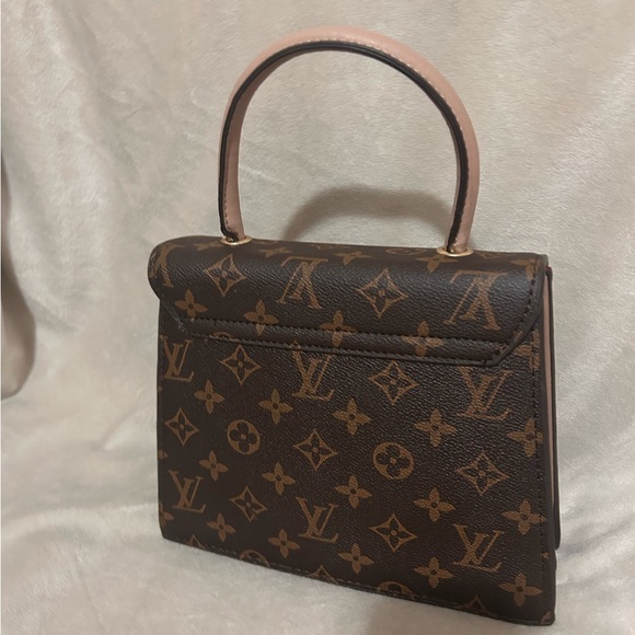 FAKE-Knock off Louis Vuitton Purse - Picture 2 of 6